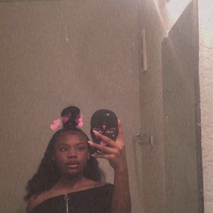 Meet your Posher, Akeara